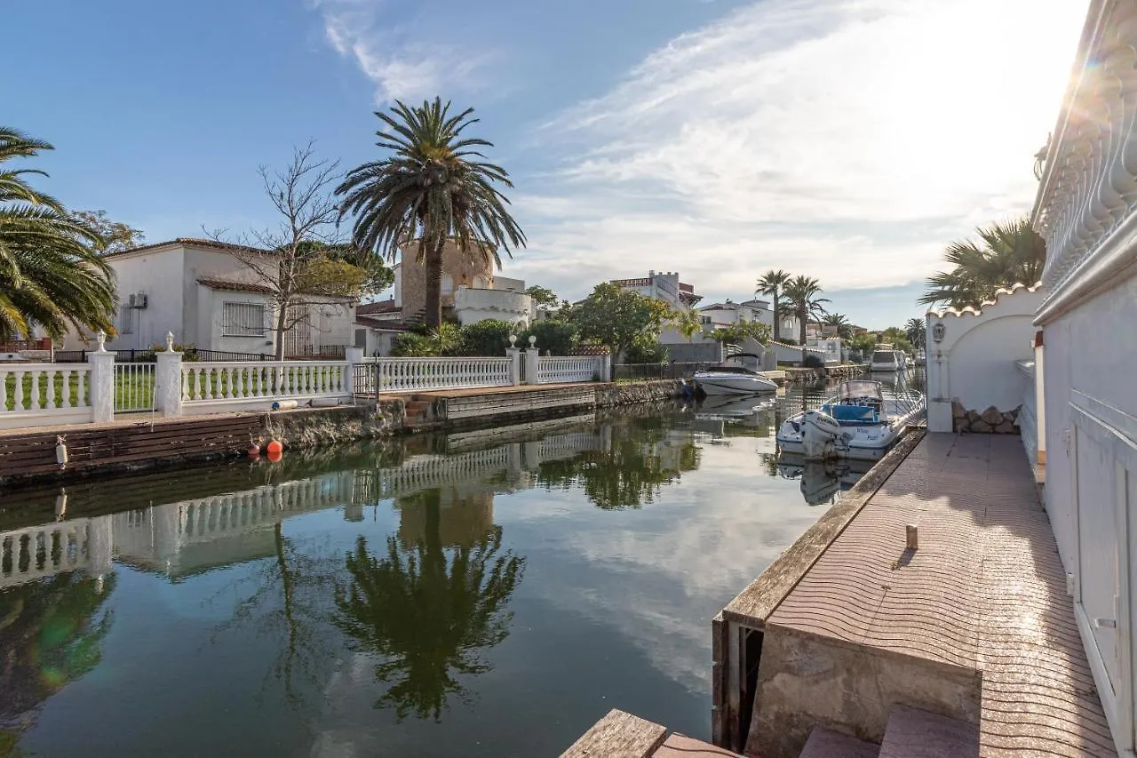 Apart-Rent Villa Cap Ras 0037 Empuriabrava 0*,  Spanien