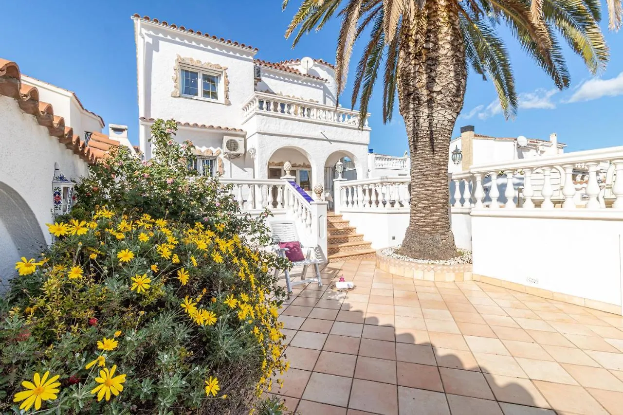 Apart-Rent Villa Cap Ras 0037 Empuriabrava